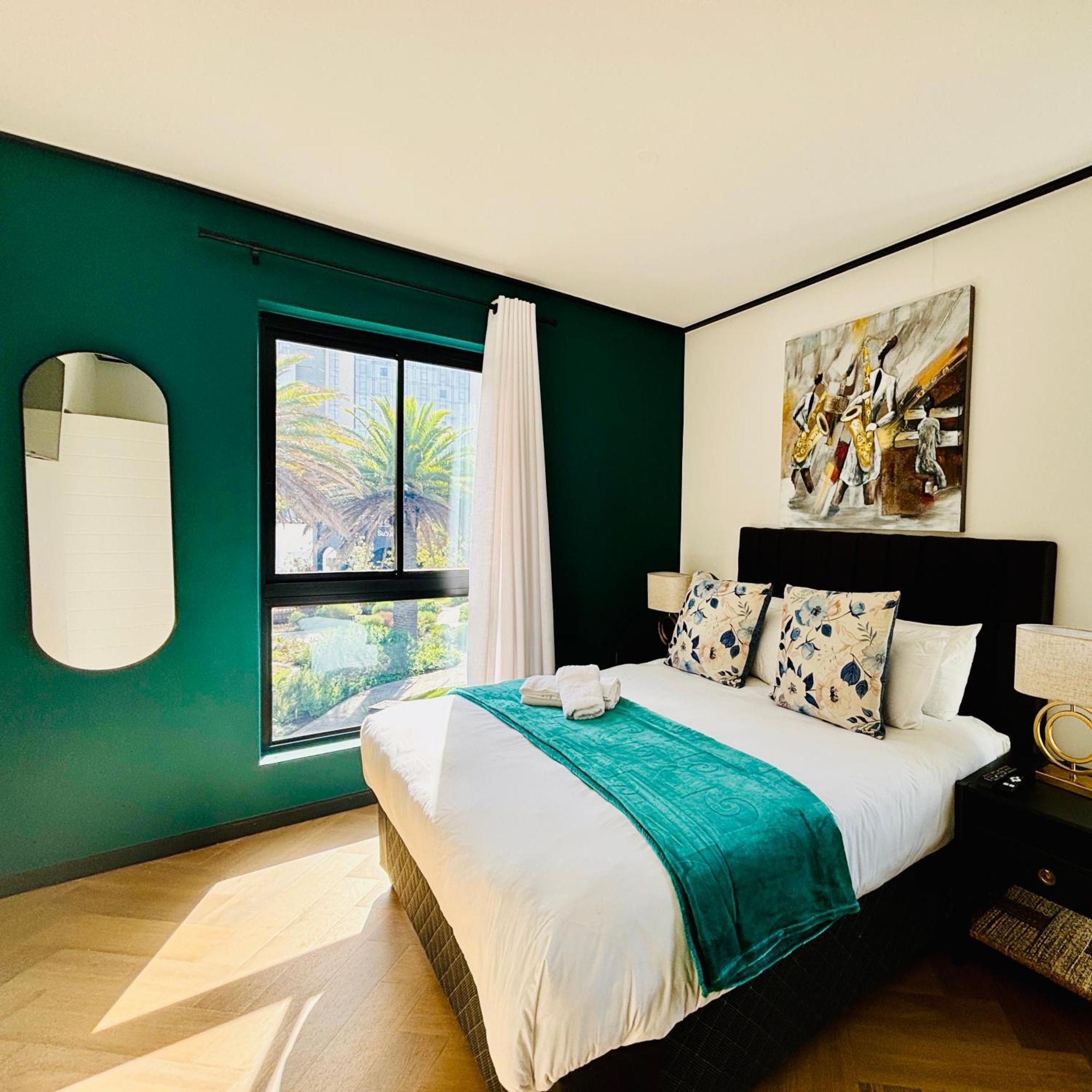 Zals- Nine Palms -luxury Two Bed Apartment Cape Town